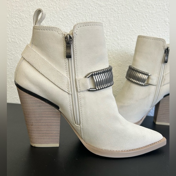 DKNY 8.5M Off White Tizz Embellished Pointed Toe Ankle Booties WESTERN SUEDE - Picture 5 of 15